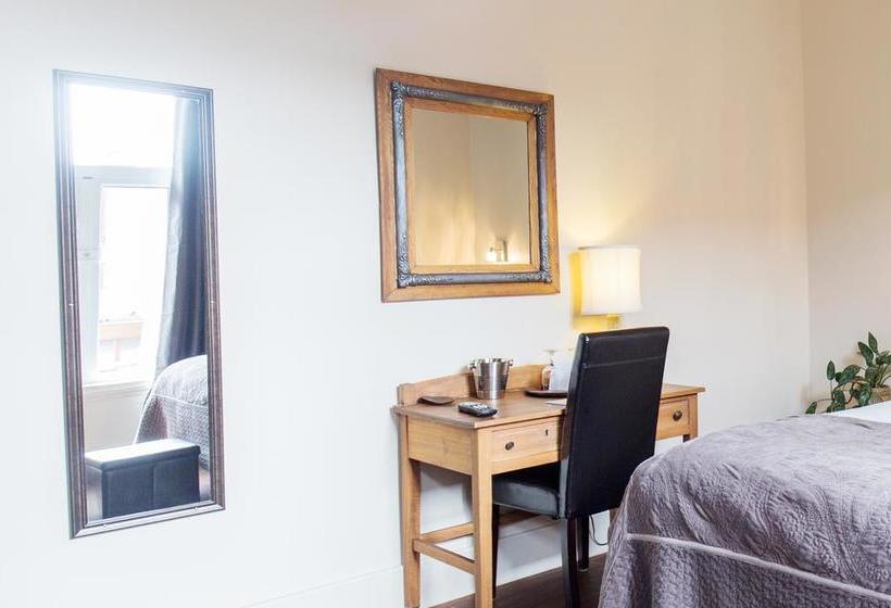 Petit Hôtel  Café Krieghoff | Quebec | Quebec | Canada 5