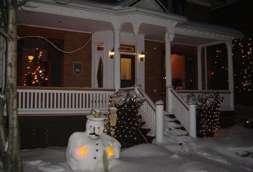 Bed and Breakfast Aux Années Folles | Quebec | Quebec | Canada 4