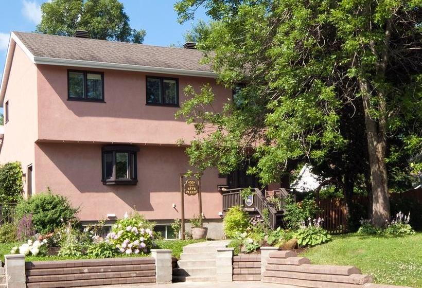 Bed and Breakfast Gîte Au Rêve Fleuri | Quebec | Quebec | Canada 12