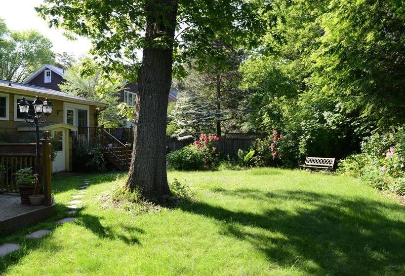 At Robie S End B & B | Halifax | Nova Scotia | Kanada 16