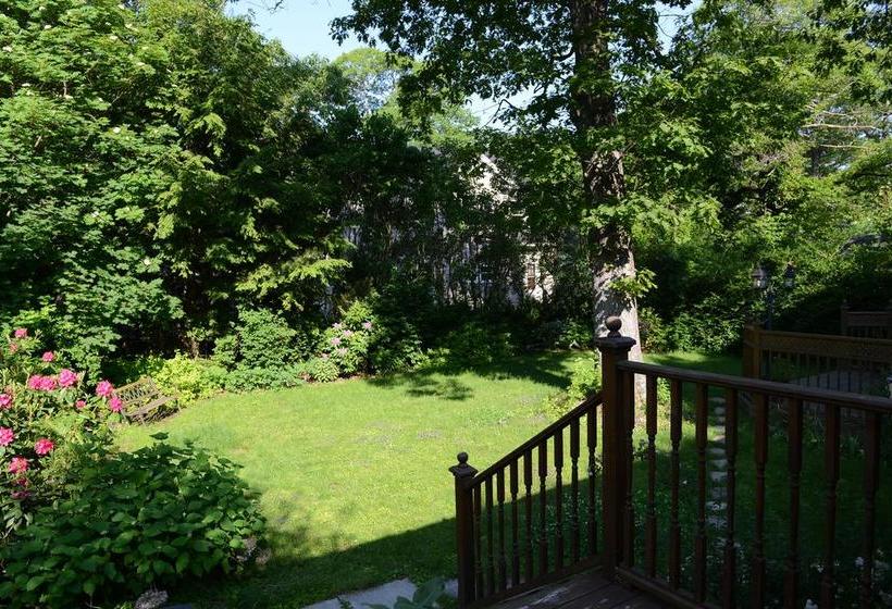 At Robie S End B & B | Halifax | Nova Scotia | Kanada 17