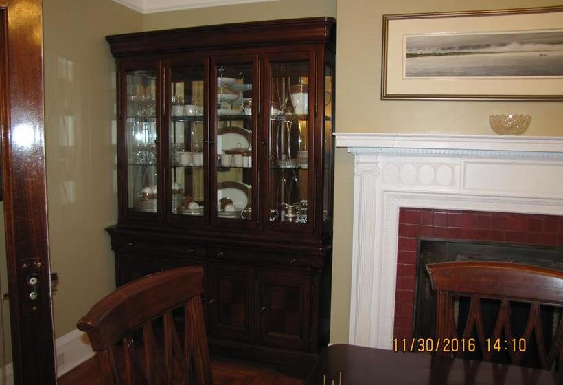 Bed and Breakfast Monroe House Executive Guest Suites | St. John'S | Newfoundland and Labrador | Canada 2