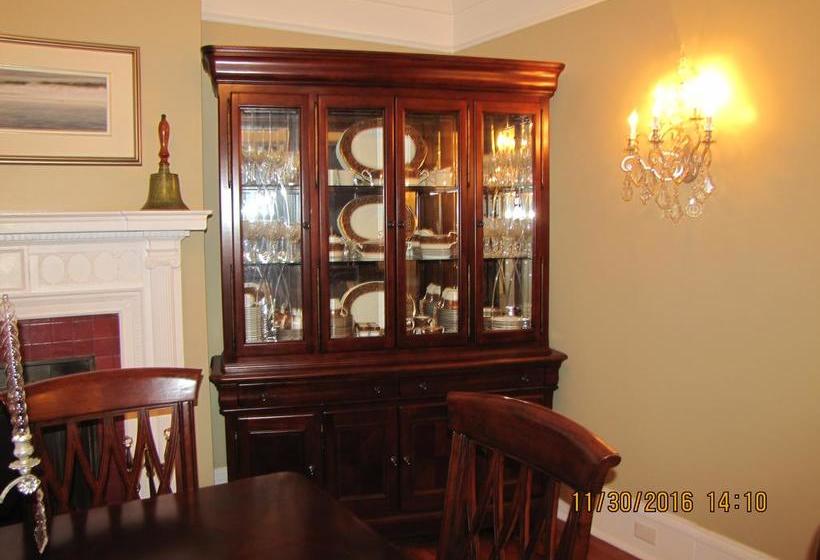 Bed and Breakfast Monroe House Executive Guest Suites | St. John'S | Newfoundland and Labrador | Canada 3