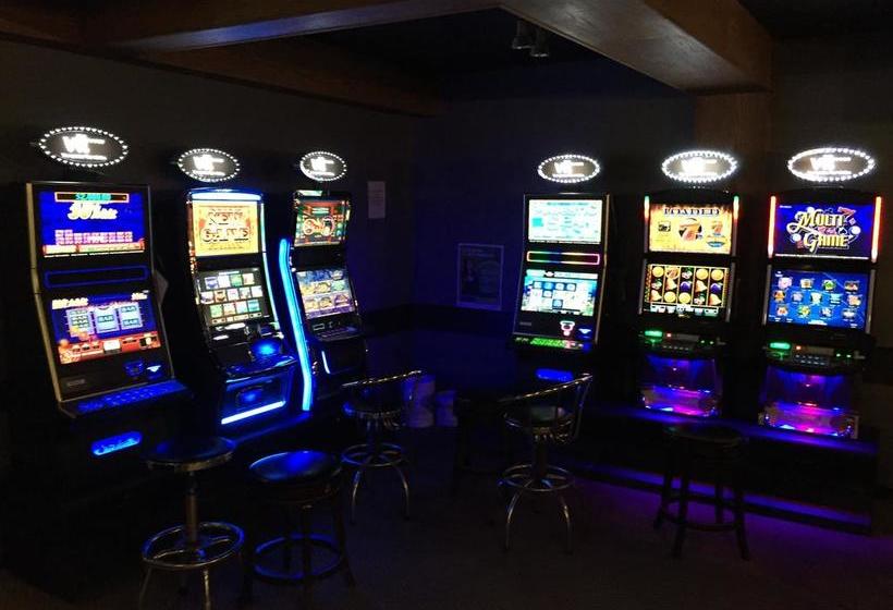 Hotel Royal Oak Inn | Whitecourt | Alberta | Canada 16