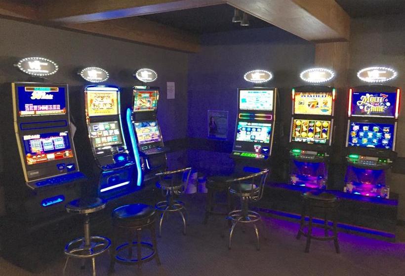 Hotel Royal Oak Inn | Whitecourt | Alberta | Canada 17