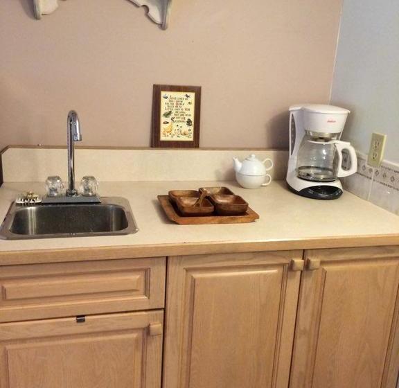 Serenity Lodge Bed And Breakfast | Courtenay | British Columbia | Canada 12