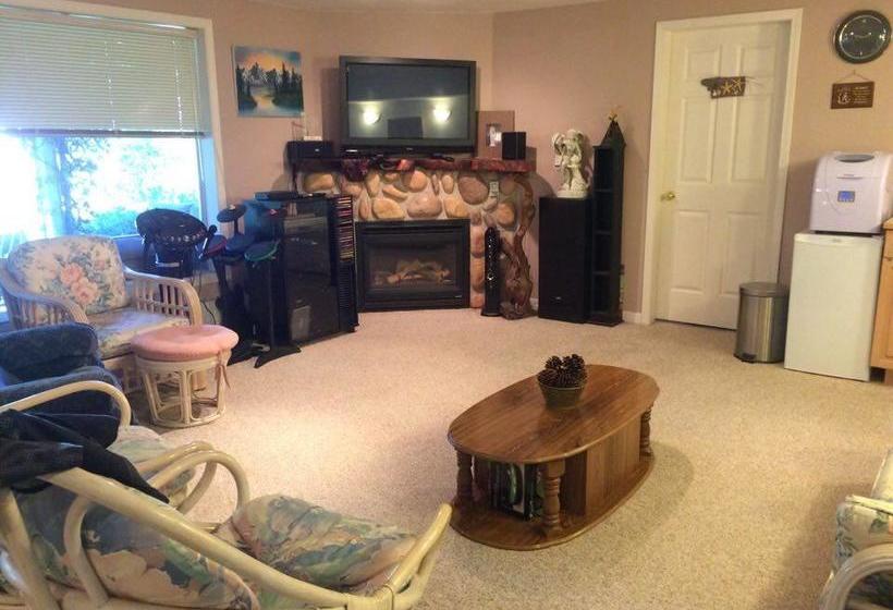 Serenity Lodge Bed And Breakfast | Courtenay | British Columbia | Canada 6