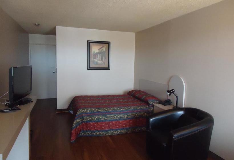 Motel L Avenue Du Pont | Alma | Quebec | Canada 14