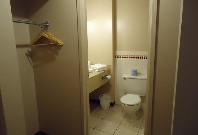 Motel L Avenue Du Pont | Alma | Quebec | Canada 3