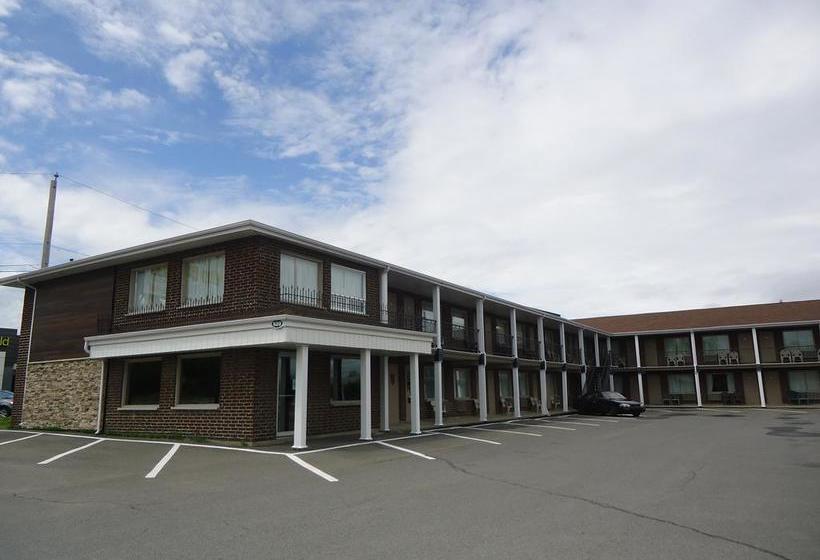 Motel L Avenue Du Pont | Alma | Quebec | Canada 9