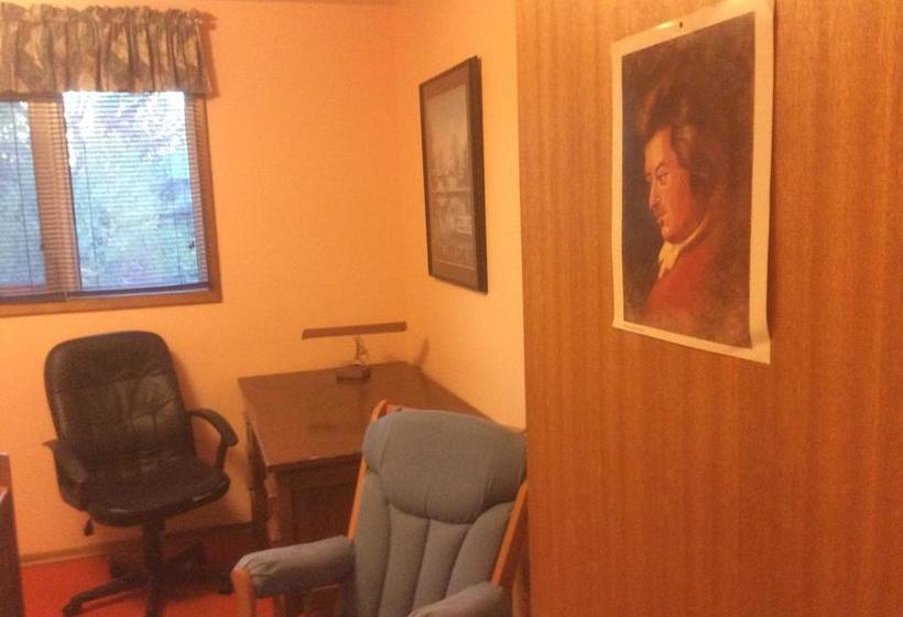 Fiddlesticks Bed & Breakfast | Winnipeg | Manitoba | Canada 4