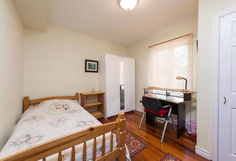 Hostel Magnolia Chalet | Toronto | Ontario | Canada 16