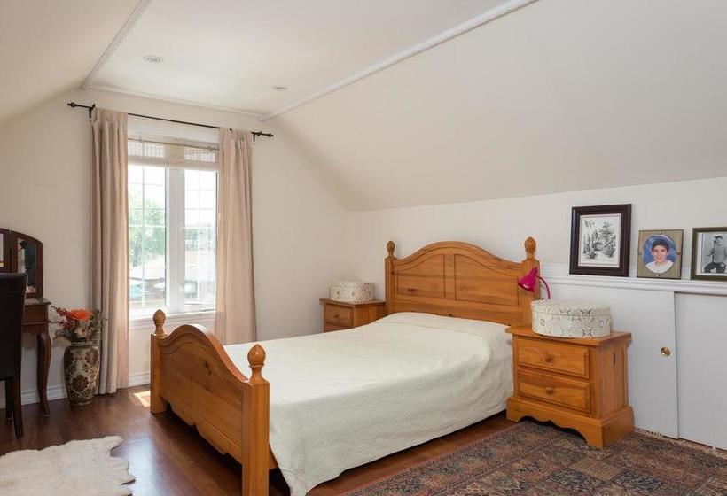 Hostel Magnolia Chalet | Toronto | Ontario | Canada 19