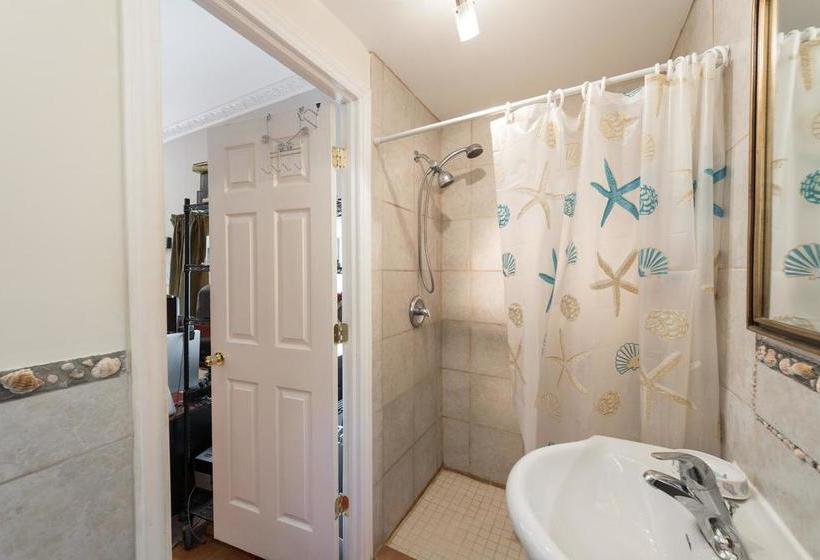 Hostel Magnolia Chalet | Toronto | Ontario | Canada 20