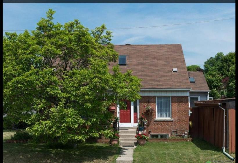 Hostel Magnolia Chalet | Toronto | Ontario | Canada 7