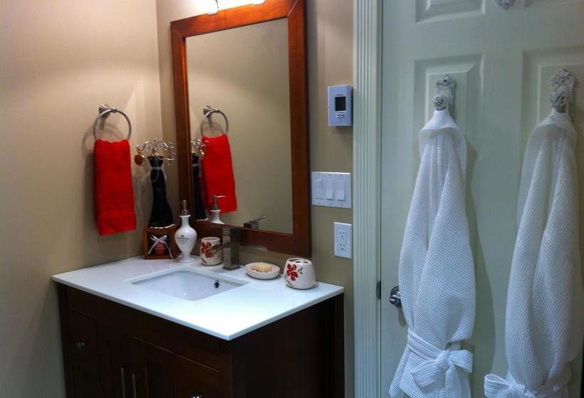 Bed and Breakfast Wedgewood Guest House | Terrace | British Columbia | Canada 7