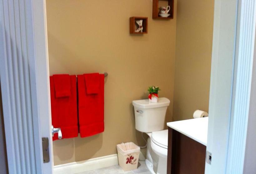 Bed and Breakfast Wedgewood Guest House | Terrace | British Columbia | Canada 9