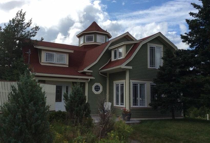 Bed and Breakfast Carrolls Green Holyrood