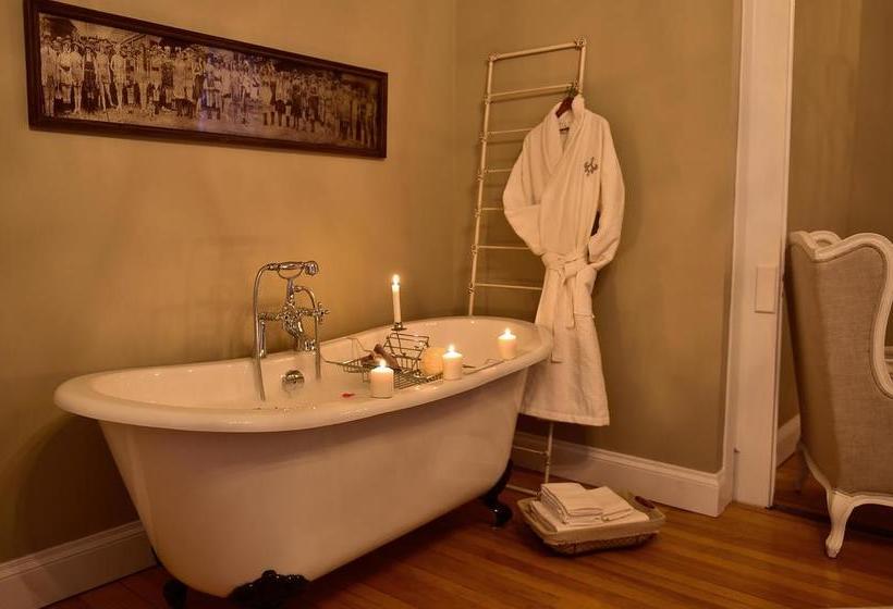 Hotel Manoir Maplewood | Waterloo | Quebec | Canada 4