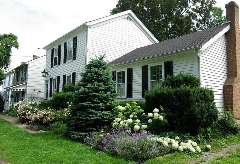 Bed and Breakfast Dot S Landing Garden Room | Niagara on the Lake | Ontario | Canadá 11