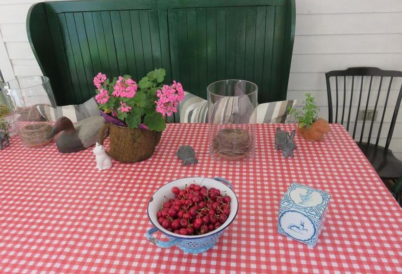 Bed and Breakfast Dot S Landing Garden Room | Niagara on the Lake | Ontario | Canadá 13