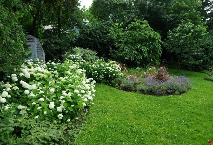 Bed and Breakfast Dot S Landing Garden Room | Niagara on the Lake | Ontario | Canadá 16