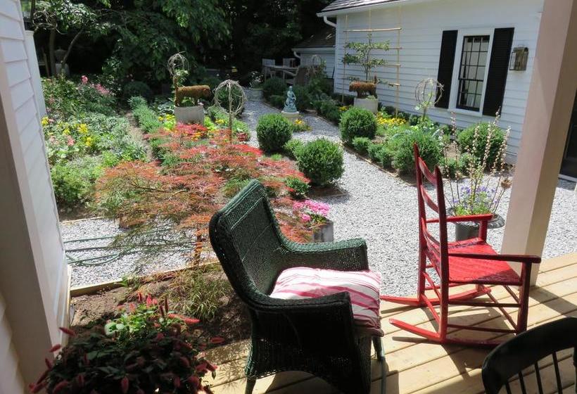 Bed and Breakfast Dot S Landing Garden Room | Niagara on the Lake | Ontario | Canadá 9