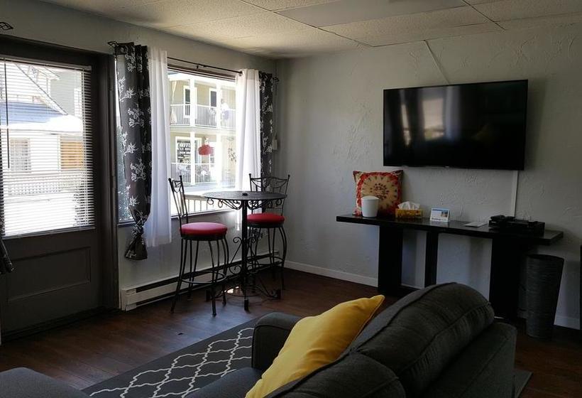 Motel L Anse De La Lanterne | Montebello | Quebec | Canada 11