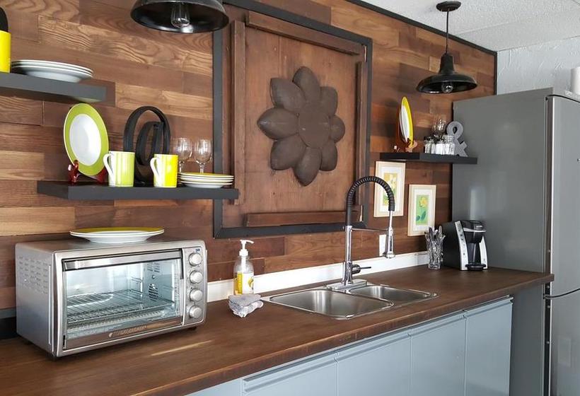 Motel L Anse De La Lanterne | Montebello | Quebec | Canada 17