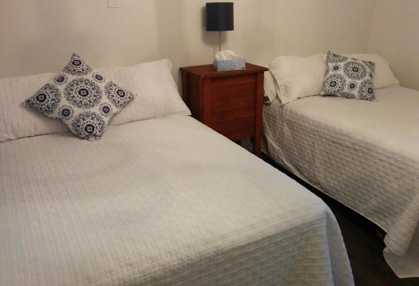 Motel L Anse De La Lanterne | Montebello | Quebec | Canada 3