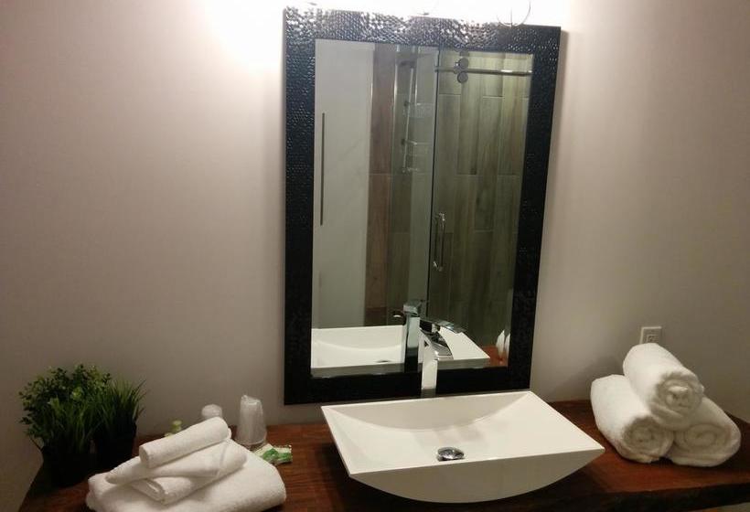 Motel L Anse De La Lanterne | Montebello | Quebec | Canada 4