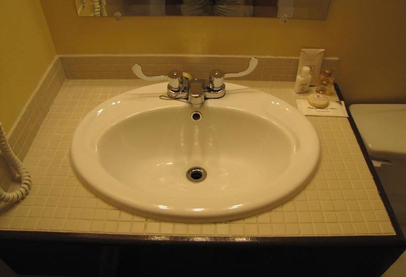 Grenfell Heritage Hotel & Suites | St. Anthony | Newfoundland and Labrador | Canada 4