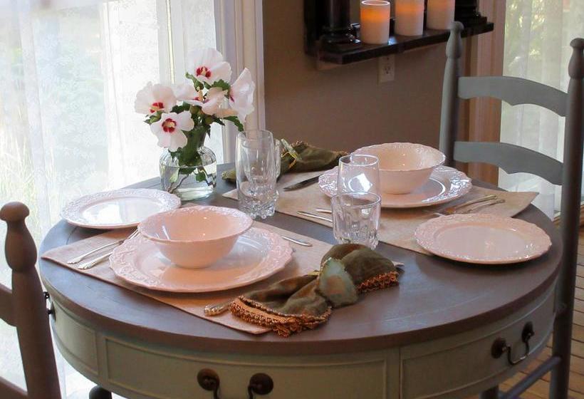 The Reeve Bed And Breakfast | Dunnville | Ontario | Canada 9