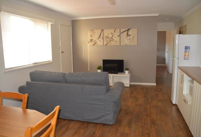 Onslow Sun Chalets And Motels