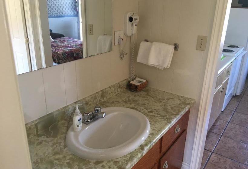 Fair Isle Motel | Charlottetown | Prince Edward Island | Canada 18