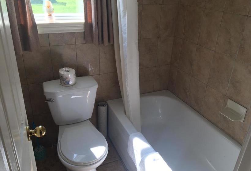 Fair Isle Motel | Charlottetown | Prince Edward Island | Canada 19