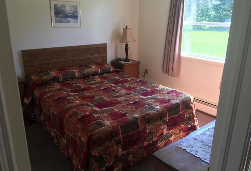 Fair Isle Motel | Charlottetown | Prince Edward Island | Canada 20