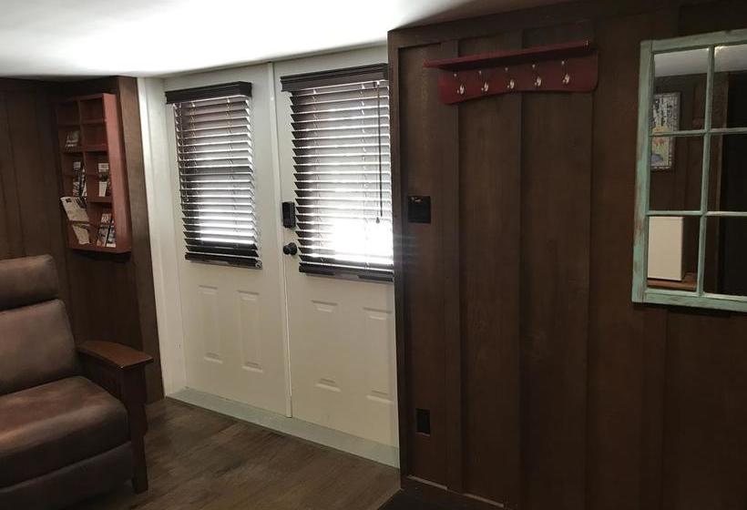 Back To The Land B&b | Golden | British Columbia | Canada 4