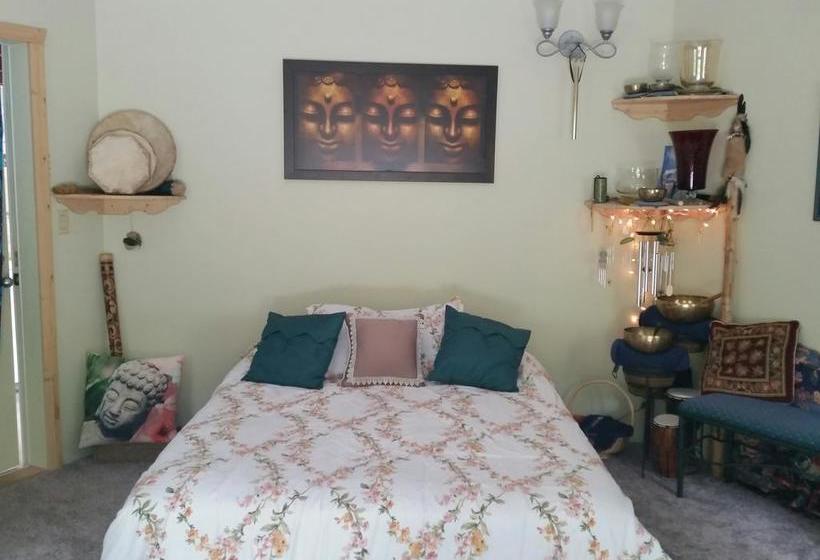 Starhouse Bed & Breakfast | Port Alberni | British Columbia | Canada 1