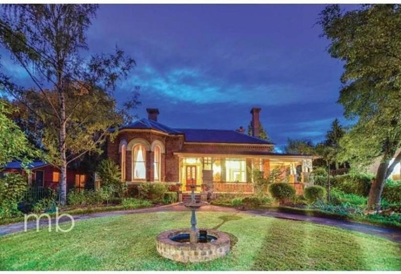 Bed and Breakfast Cotehele  The Magistrates House