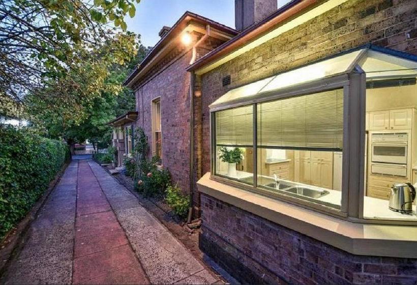 Bed and Breakfast Cotehele  The Magistrates House | Orange | New South Wales | Australia 6