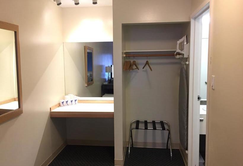 Hotel Bear Country Inn | Terrace | British Columbia | Canada 18