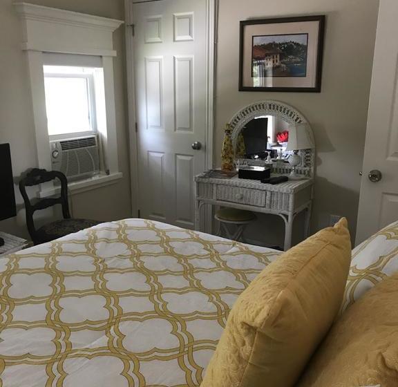 Bed and Breakfast The Cottage | Brighton | Ontario | Canada 4