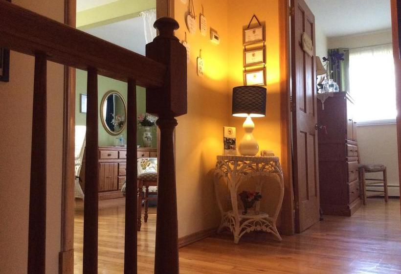 Au Coq Du Bonheur B&b | Magog | Quebec | Canada 12