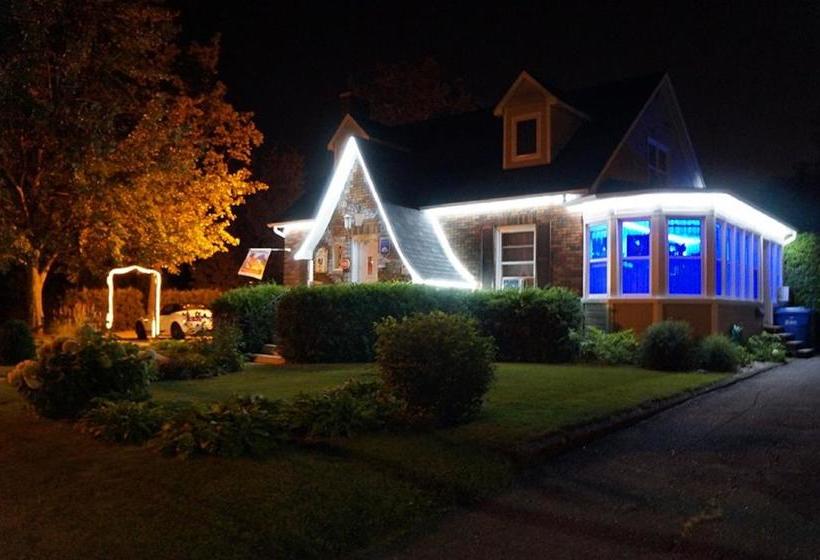 Au Coq Du Bonheur B&b | Magog | Quebec | Canada 9