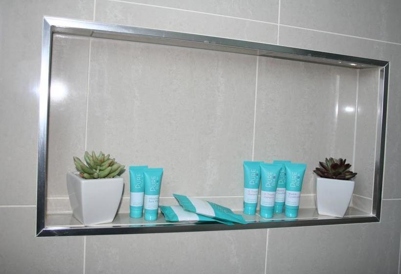 Bed and Breakfast Scarborough Beach Break Holidays | Scarborough | Queensland | Australia 12