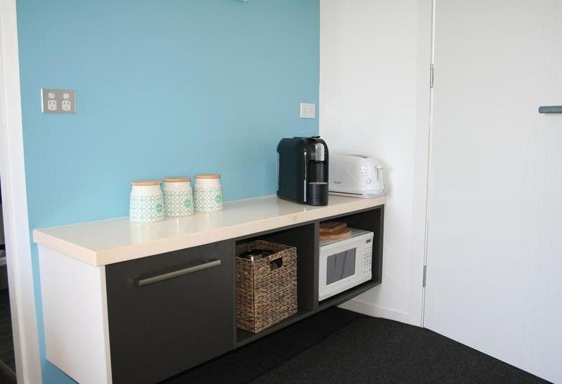 Bed and Breakfast Scarborough Beach Break Holidays | Scarborough | Queensland | Australia 14