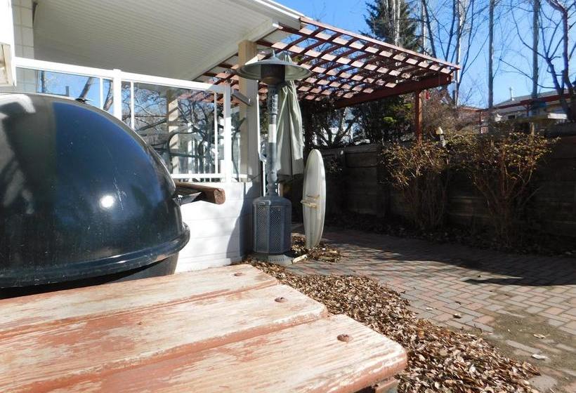 English B&b & Spa | Calgary | Alberta | Canada 3