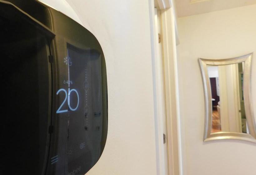 English B&b & Spa | Calgary | Alberta | Canada 4