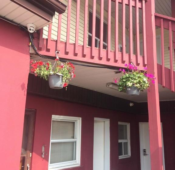 Oshawa Kingsway Motel | Oshawa | Ontario | Canada 5